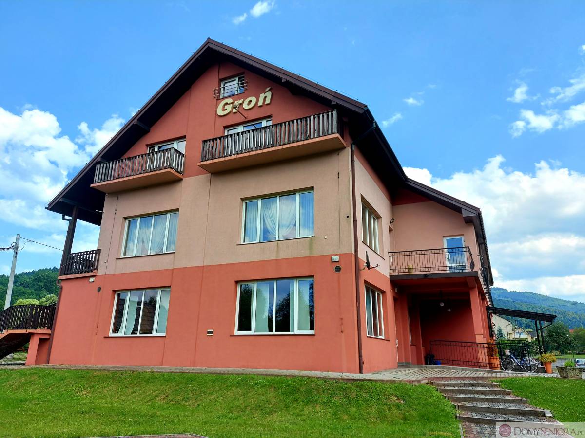 Ośrodek Szkoleniowo-Rekreacyjny z zapleczem restauracyjno-hotelowym.