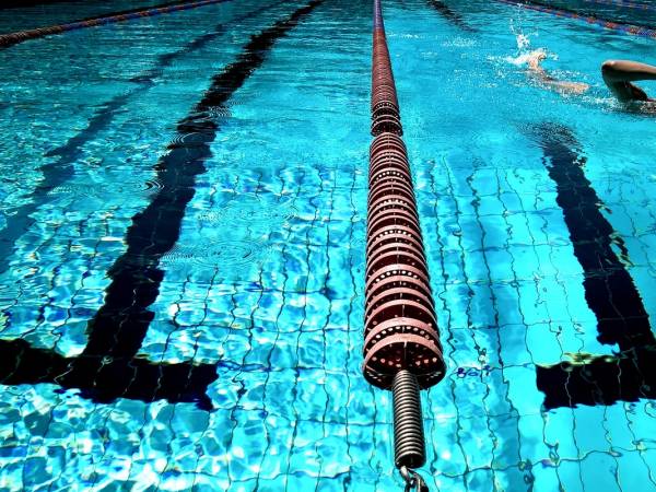 Aktywny senior: najlepsze sporty wodne dla seniorów
