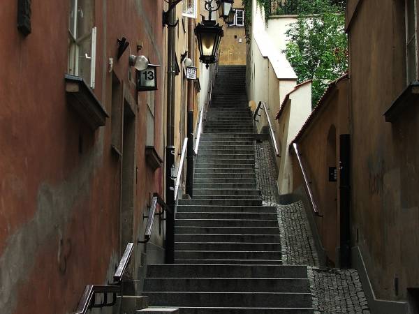 Wirtualny spacer po praskich ulicach Warszawy