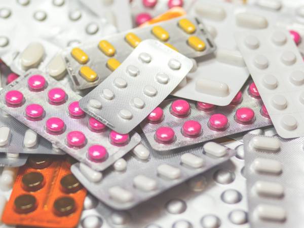 Bezpłatne leki dla seniorów z IKP - co trzeba wiedzieć?